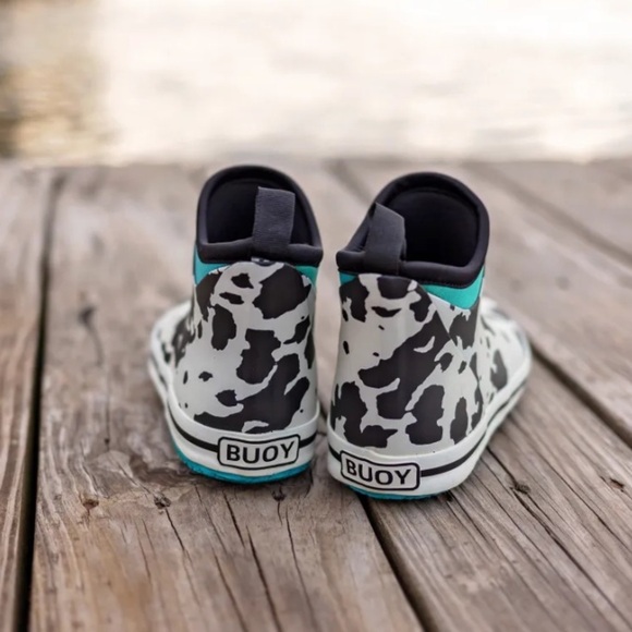 BUOY BOOTS Kids Cow Print Buoy Boots - Picture 3 of 4